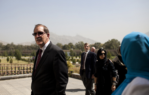 Asia Foundation President David Arnold visits Kabul University. 