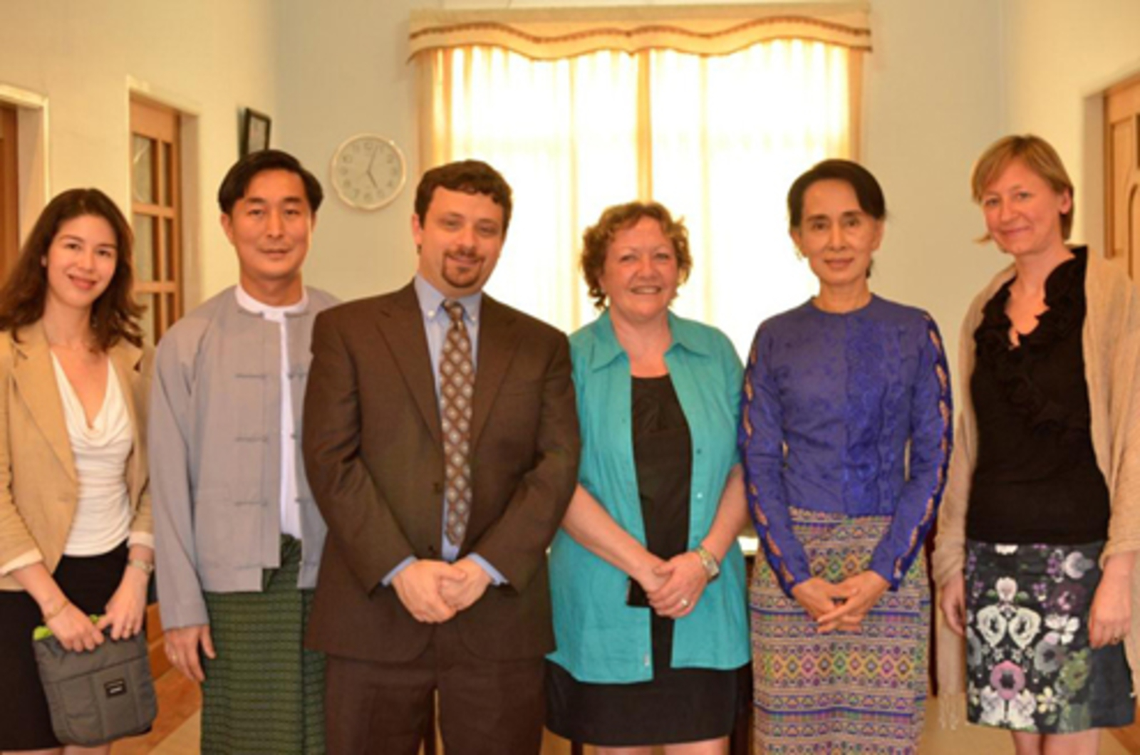 The Asia Foundation's Wendy Rockett (left) and other Beyond Access team members meet with Nobel Peace Prize laureate and Burma MP Aung San Suu Kyi.