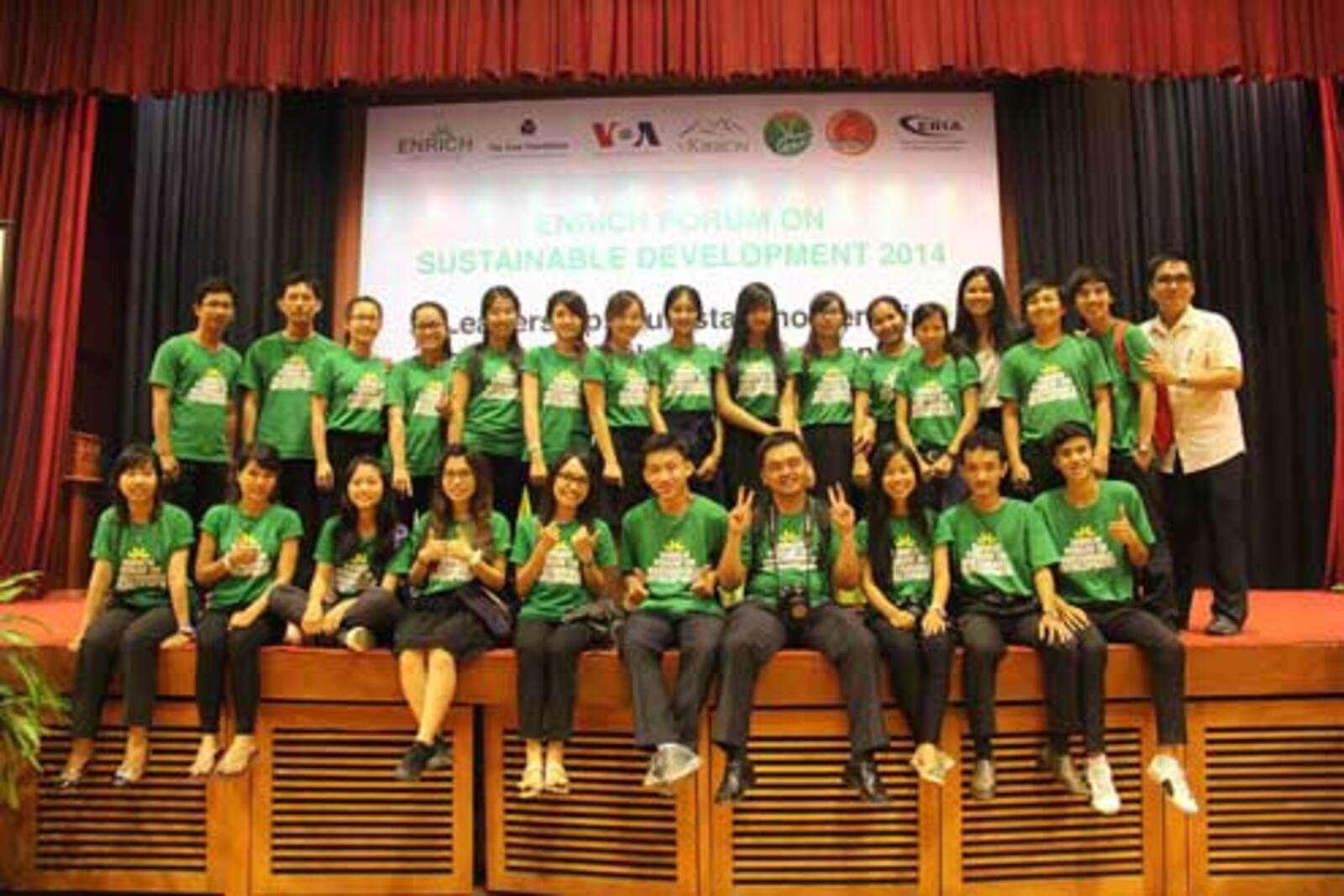Youth participate in the first Forum on Sustainable Development on August 23 in Phnom Penh. 
